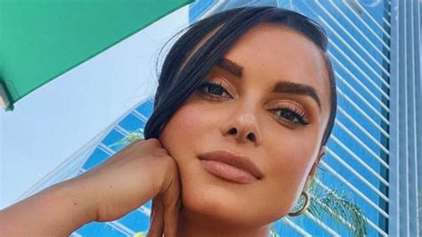 Joy Taylor leaves little to imagination as she poses in eye。